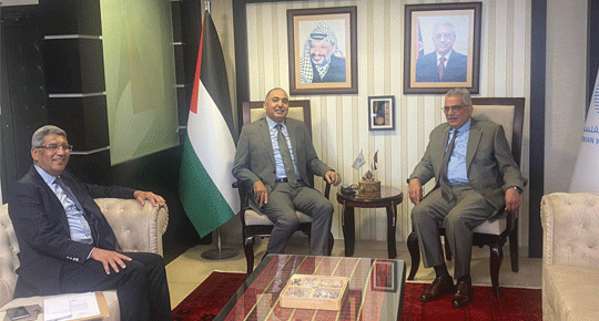 Minister Ghunaim discusses cooperation prospects with the Moroccan ambassador to Palestine
