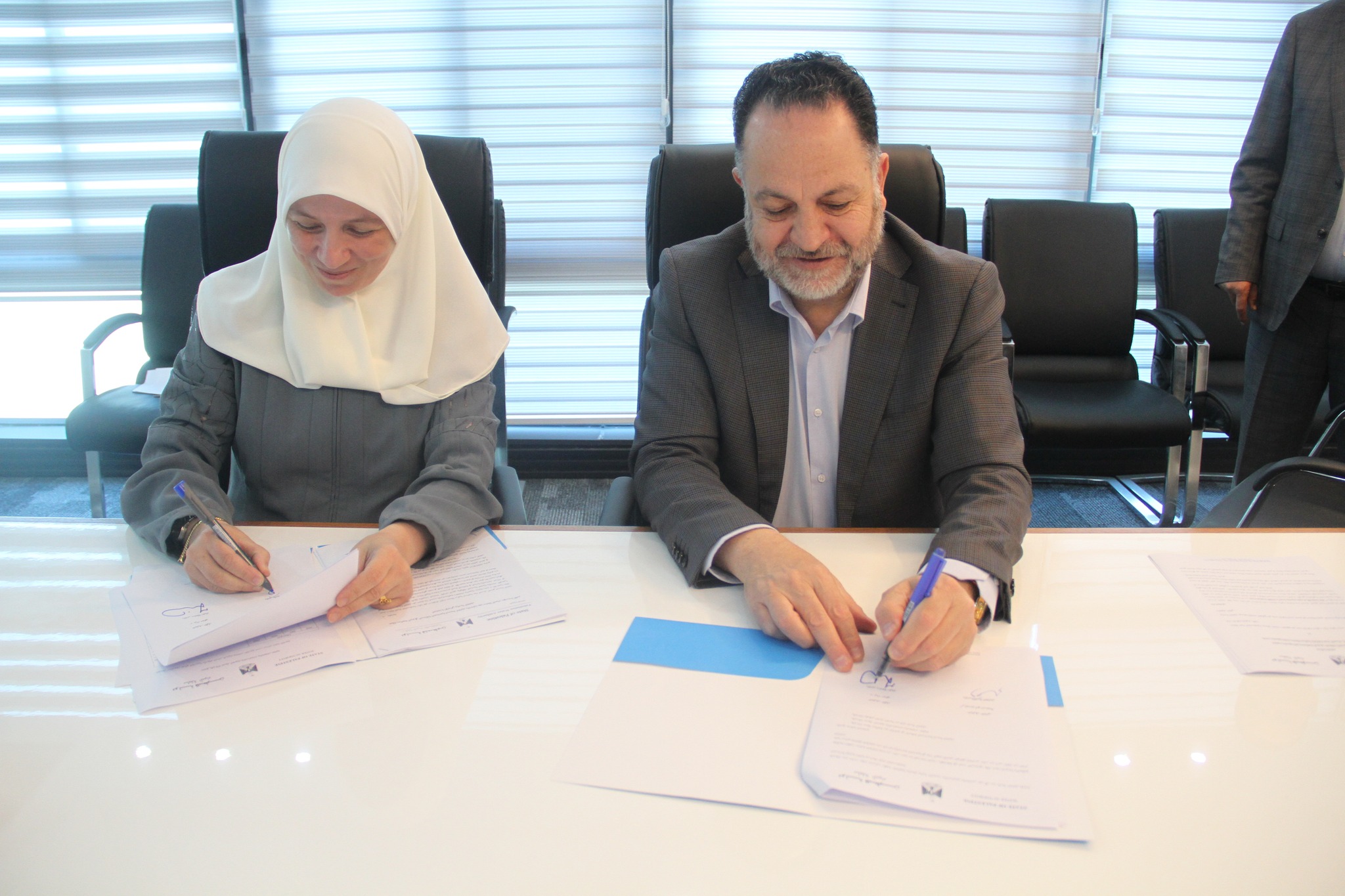 سلطة المياه وبلدية الخليل توقعان مذكرة تفاهم لتنفيذ مشروع نقل ومعالجة "الربو" في المنطقة الصناعية