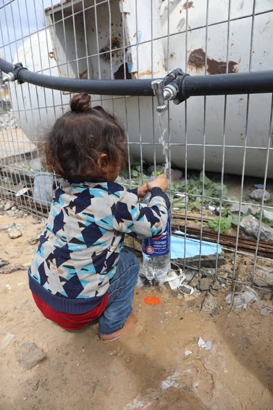نداء إنساني عاجل: "تجويع مائي" ممنهج يهدد حياة النساء والفتيات في فلسطين