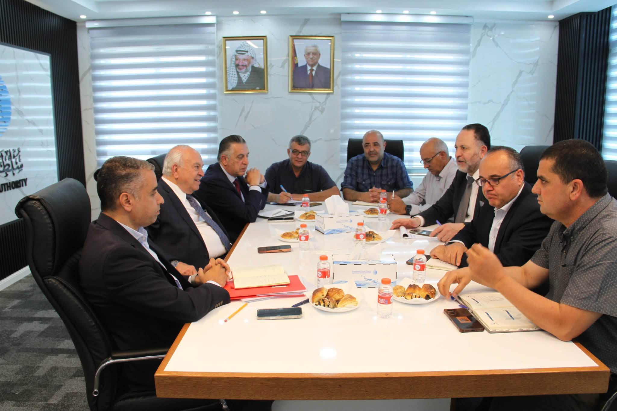 الوزير الميمي ومجلس إدارة مصلحة مياه القدس يبحثان إصلاح إدارة خدمات المياه ويقران خطوات تنفيذية لتطوير القطاع في محافظة رام الله والبيرة