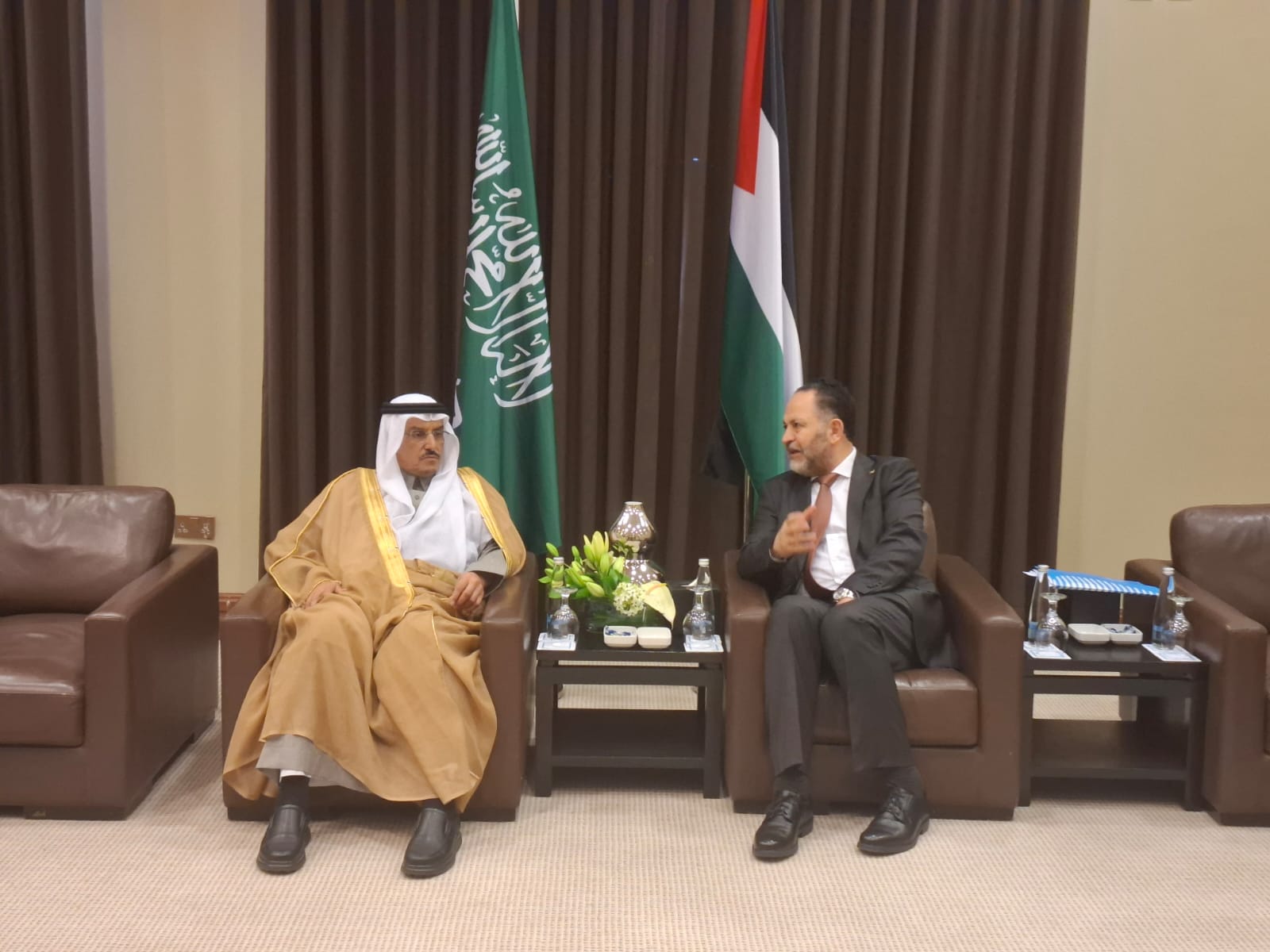 د. ميمي يلتقي وكيل الوزارة للمياه في وزارة البيئة والمياه والزراعة السعودية