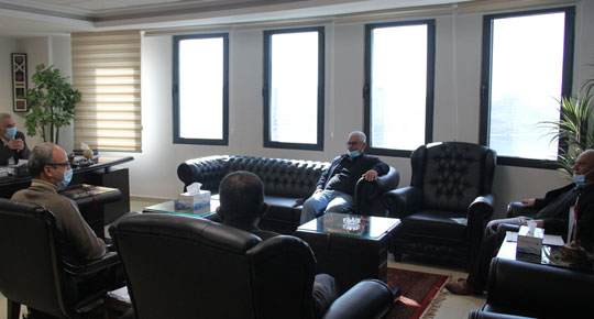 في لقائين منفصلين ... رئيس سلطة المياه يطلع على احتياجات السموع وريف دورا

