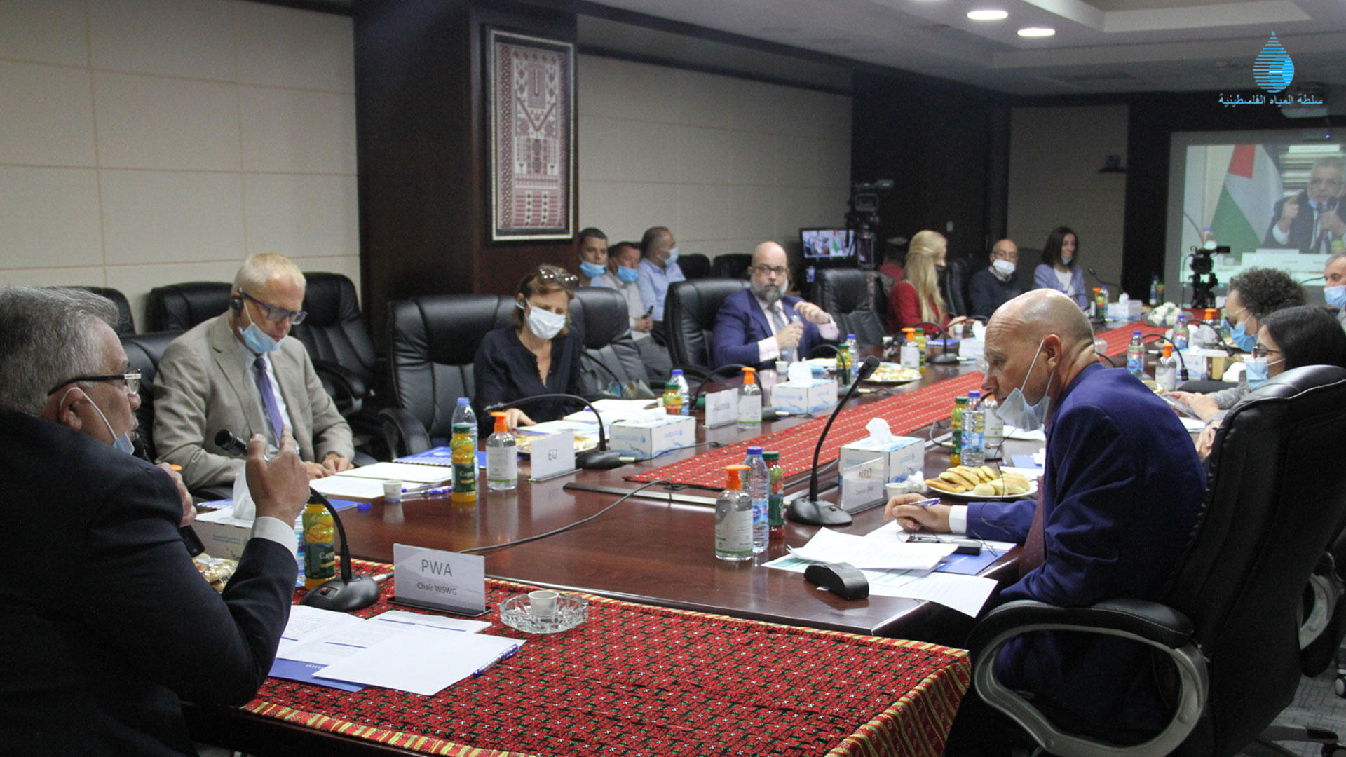 خلال ترأسه لاجتماع مجموعة العمل القطاعية ... وزير غنيم: جائحة كورونا عكست مدى ارتباط الأمن المائي والأمن الصحي ...
إسرائيل تعمد الى تنفيذ مشاريع مائية في الضفة  لفصلها وتحويلها الى كنتونات صغيرة
 