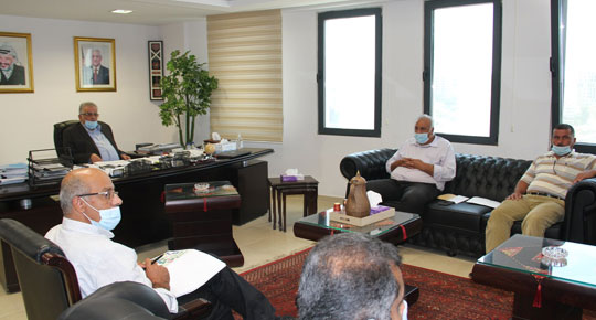 الوزير غنيم يلتقي مجالس قرى جنوب شرق جنين
