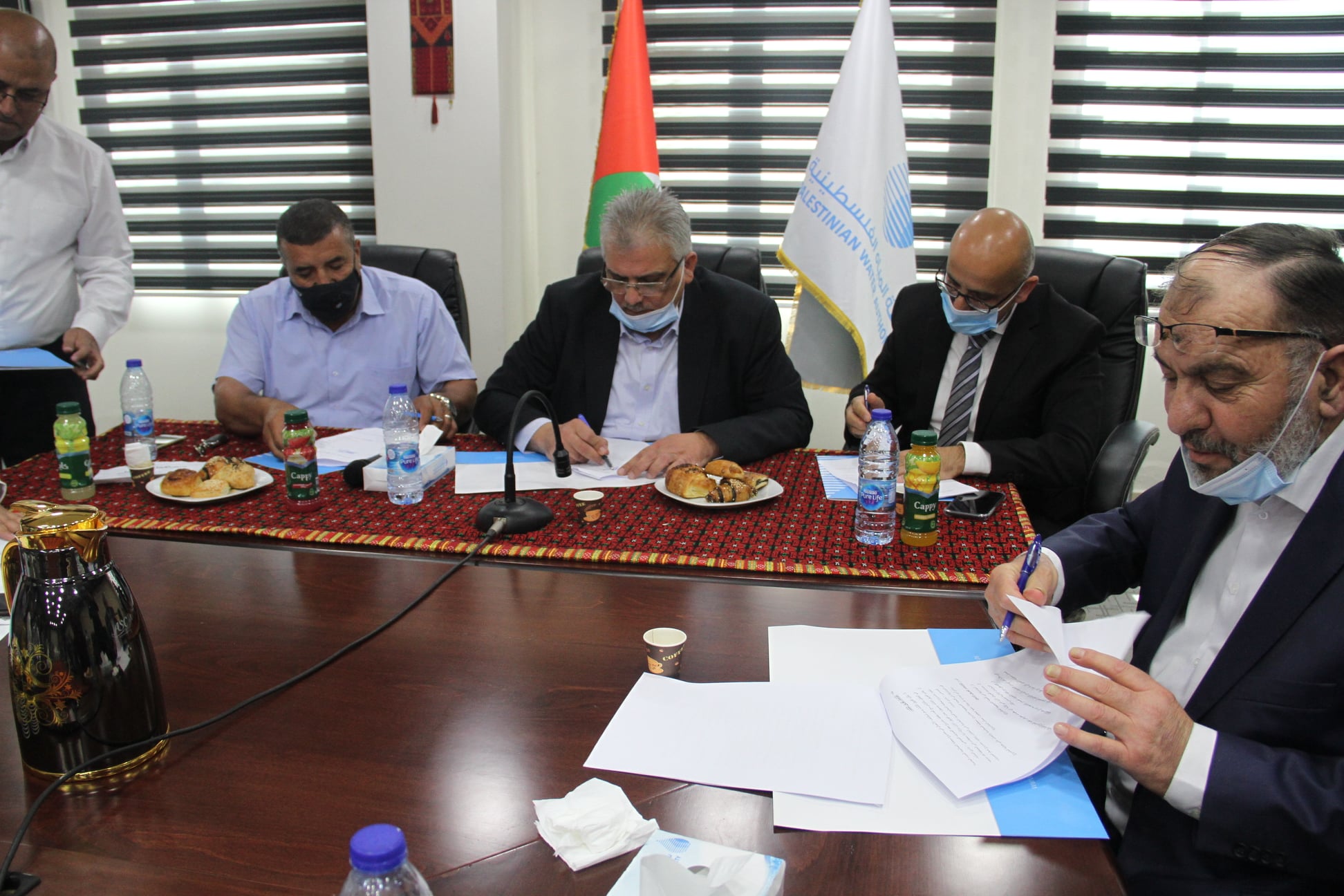 الوزير غنيم: استئناف العمل بمشروع محطة معالجة الخليل خطوة في تحسين خدمات المياه والصرف الصحي  في المحافظة
