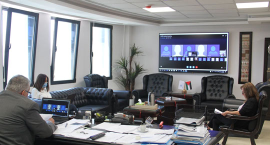 الوزير غنيم يبحث تطورات برنامج محطة التحلية المركزية 
