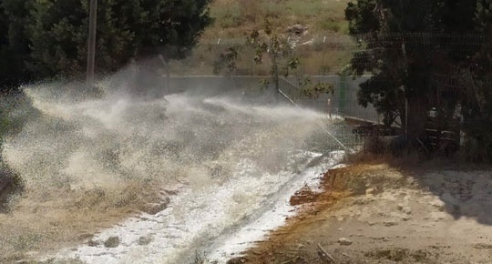 تساهم في تحسين كميات المياه ... سلطة المياه توقع عقود لتنفيذ مشاريع مائية

