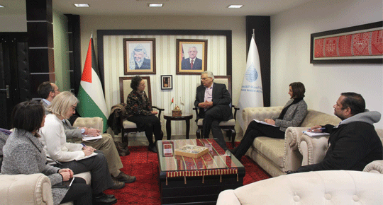 الوزير غنيم: الوضع في غزة كارثي ويتطلب تدخل جاد لتأمين الاحتياجات اللازمة لا سيما الإنسانية 