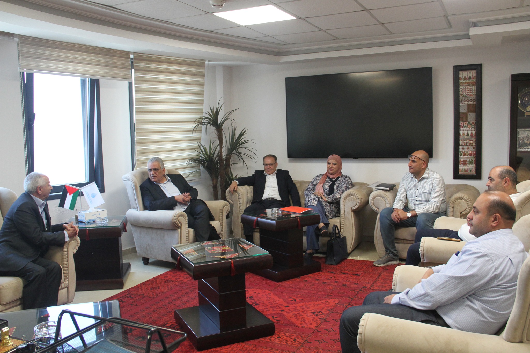 الوزير غنيم: سيتم تشكيل لجنة لحل مشكلة مديونية بلدية نابلس