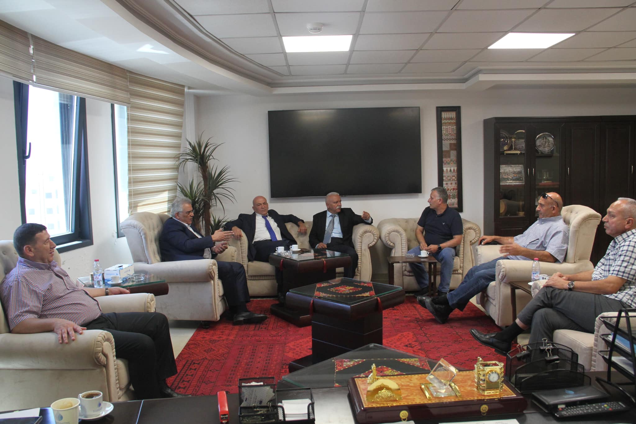 الوزير غنيم يبحث الوضع المائي في بيت جالا