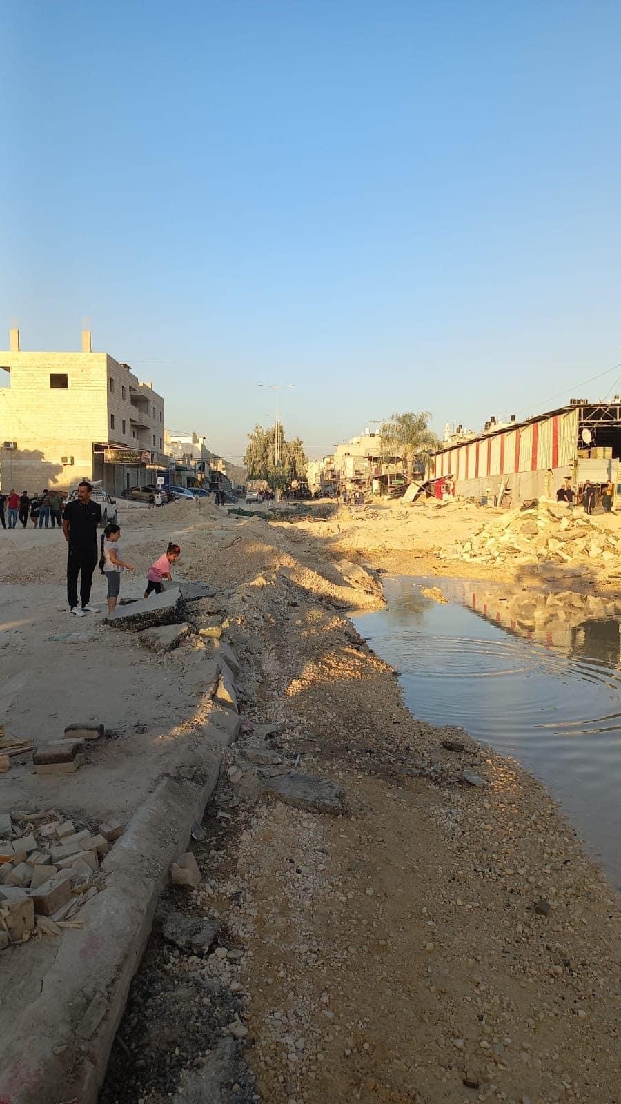 
بعد تدمير البنية التحتية في طولكرم...
الوزير غنيم: باشرنا العمل على توفير الاحتياجات العاجلة لاصلاح خط المياه وتزويدها للطواقم الفنية العاملة 
