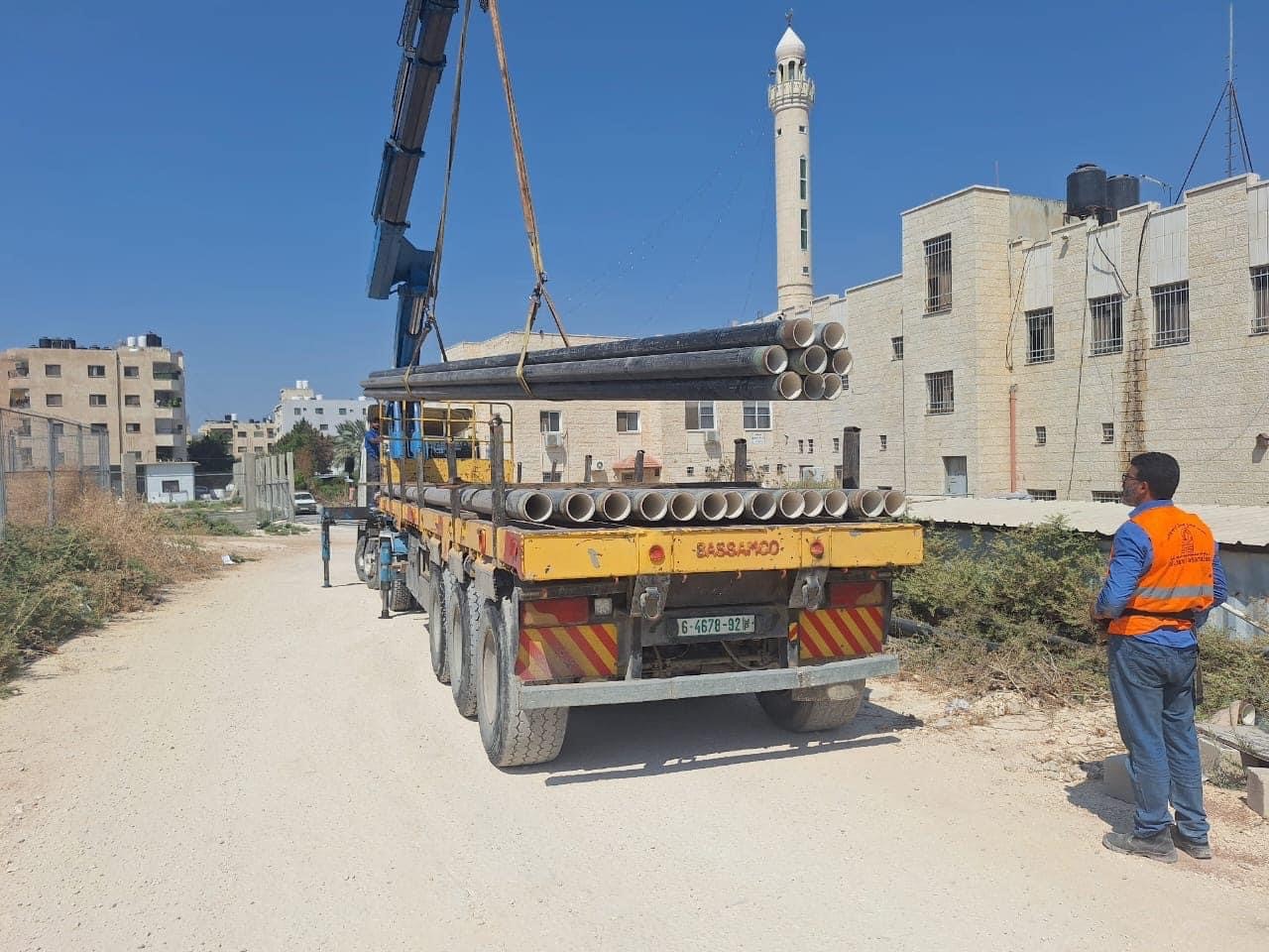 ضمن التدخلات العاجلة لإصلاح التدمير في جنين...الفقهاء: باشرنا العمل على تسليم المعدات اللازمة لإصلاح خطوط المياه ومناهل الصرف الصحي