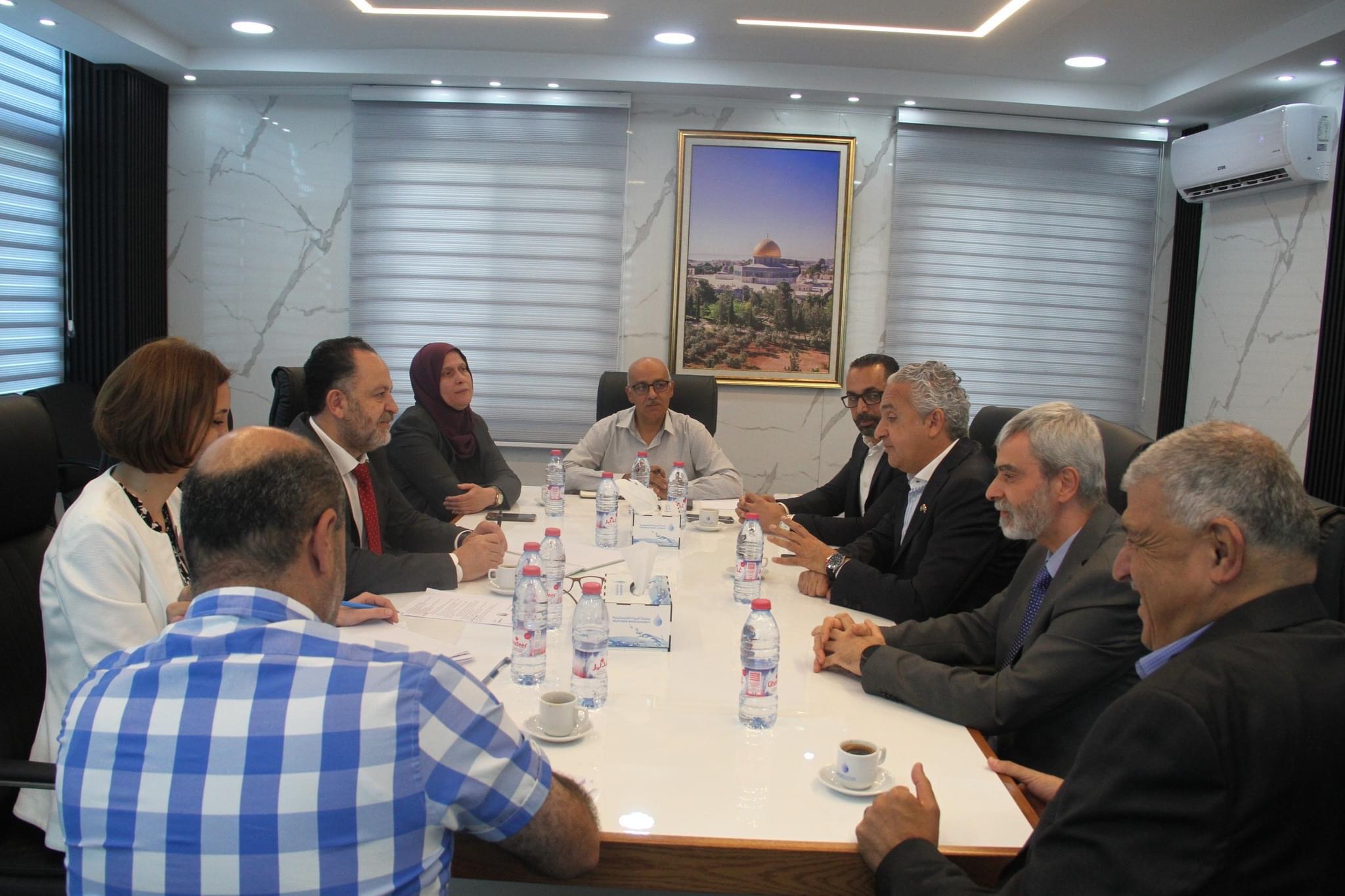 خلال لقائه مجلس إدارة مصلحة مياه القدس…
د. ميمي :تشكيل لجنة فنية مشتركة لدراسة الخيارات الفنية لتلافي أزمة المياه على المدى القريب والبعيد