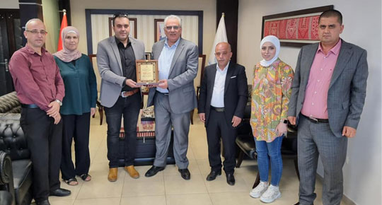 الوزير غنيم :  احتياجات بلدية الظاهرية على  رأس اولوياتنا
