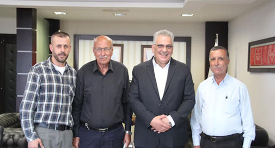 الوزير غنيم يطلع على احتياجات  مجلس قروي عابود
