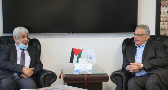 رئيس سلطة المياه يبحث التعاون المشترك مع نقابة المهندسين
