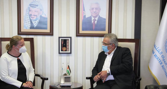 الوزير غنيم يطلع ممثلة النرويج على مستجدات قطاع المياه
