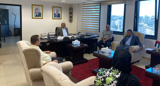 الوزير غنيم يبحث احتياجات بلدية الظاهرية