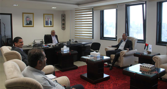 رئيس سلطة المياه يطلع على احتياجات بلدية تفوح