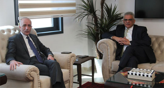 رئيس سلطة المياه ورئيس سلطة الأراضي يبحثان قضايا التعاون المشترك