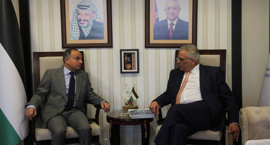 الوزير غنيم يستقبل السفير المصري الجديد لدى دولة فلسطين