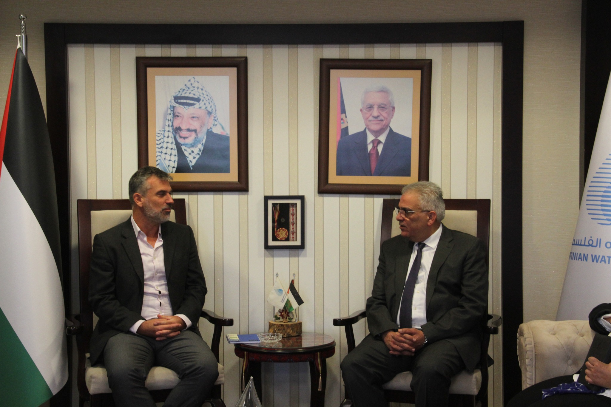 خلال لقاءه مع مدير أوكسفام ...الوزير غنيم يؤكد على اهمية موائمة عملها وفق الخطط التطويرية لسلطة المياه