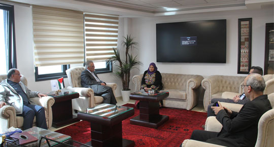 الوزير غنيم يطلع على احتياجات مجلس المعصرة