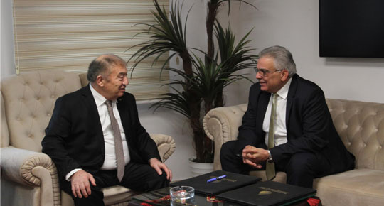 Ministers Ghunaim and Al-Esseily discuss the mechanism of solving the problem of stone saws&lsquo; asthma in the industrial zone in Hebron.