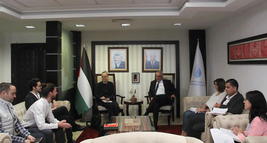 التقى ممثلين عن بعثة الوكالة الفرنسية للتنمية و مكتب التمثيل الهولندي الداعمين للمشروع...
الوزير غنيم: مشروع تحسين خدمات المياه والصرف الصحي وجد لحل مشكلة المياه في محافظة بيت لحم 
