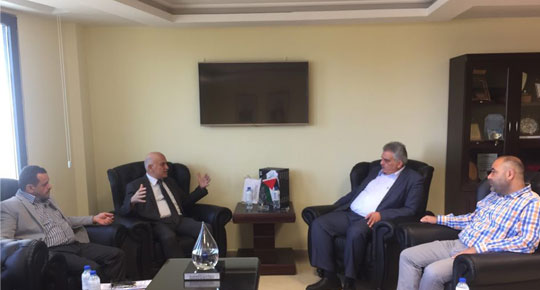 رئيس سلطة المياه يطلع على احتياجات بلدية نابلس