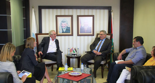 الوزير غنيم يبحث مع المبعوث النرويجي التطورات في المجال المائي