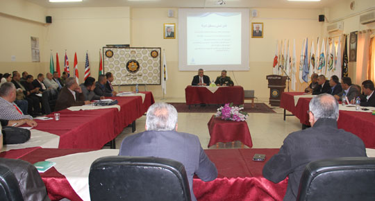 خلال القائه محاضرة لكبار الضباط في هيئة التدريب العسكري لقوى الامن الوزير غنيم: ازمة المياه لن تنتهي الا بانتهاء الاحتلال الاسرائيلي