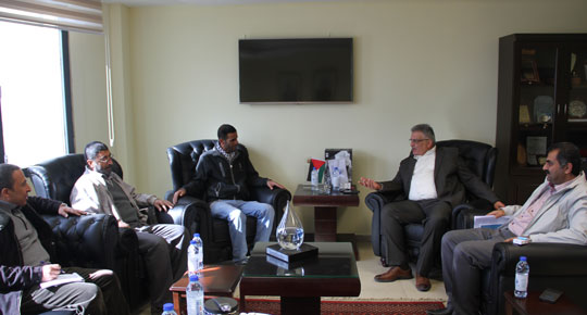 رئيس سلطة المياه يطلع على احتياجات بلدية نعلين