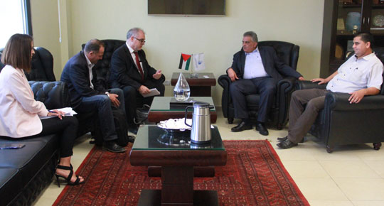 الوزير غنيم يبحث سير العمل في مشروع النظام المائي المتكامل لبيت لحم