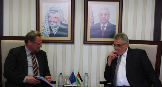 ‏‎ غنيم يلتقي مسؤول حسن الجوار في المفوضية الأوروبية تحضيراً لمؤتمر المانحين الدولي.

