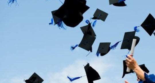 إعلان عن منح للماجستير