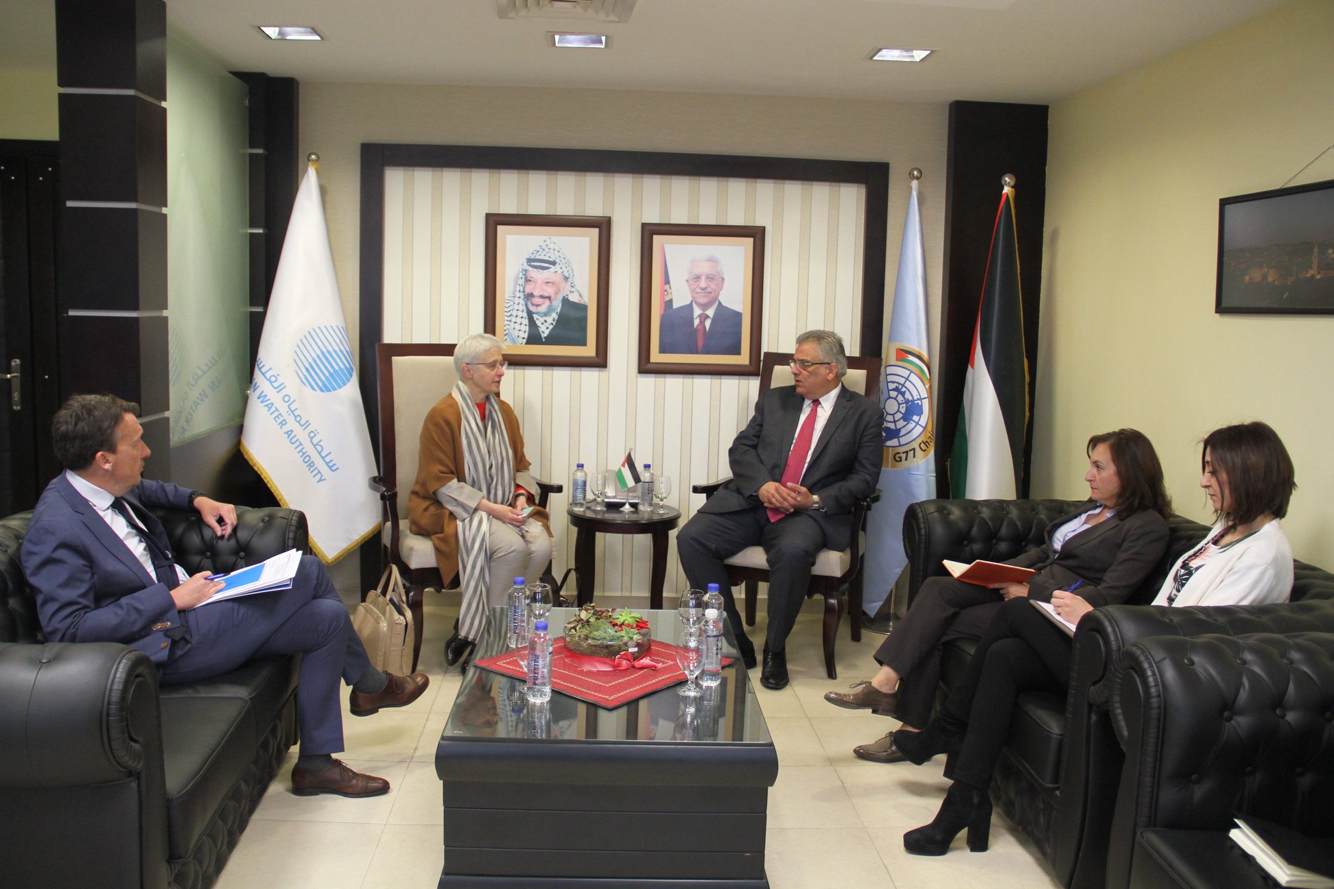 بحث دعم مشروع محطة التحلية المركزية ... 
الوزير غنيم يطلع القنصل البلجيكي على احتياجات قطاع المياه