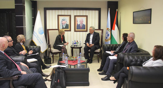 الوزير غنيم يلتقي قائم باعمال مديرة بعثة البنك الدولي ... ويبحث معها سبل التعاون المستقبلية

