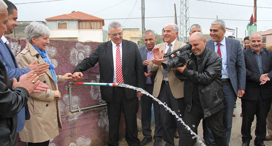 افتتح شبكات مياه طوباس تياسير عقابا .... الوزير غنيم : تياسير تنعم بكميات مياه آمنة وكافية