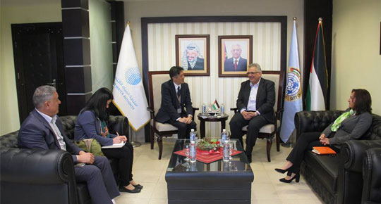 الوزير غنيم يستقبل مسؤول جايكا في فلسطين
