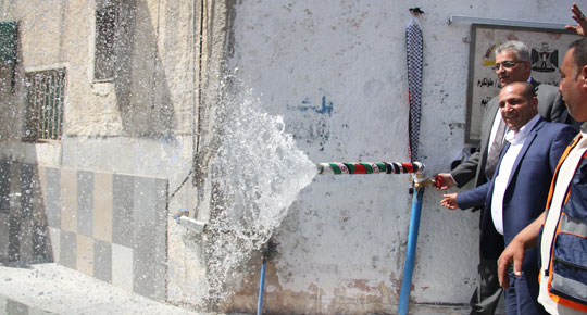 رئيس سلطة المياه يفتتح مشاريع مائية تطويرية في محافظة طولكرم

