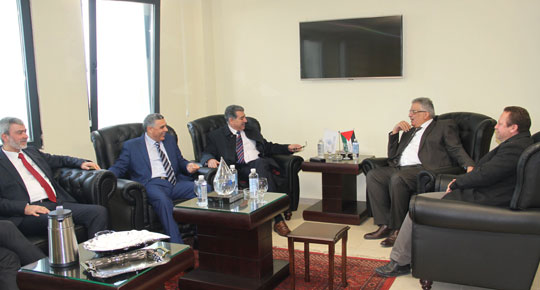 خلال لقائه مجلس ادارة مصلحة مياه القدس ... م.غنيم: نسعى الى تطبيق قانون المياه لتحسين خدمات الماه واستدامتها 

