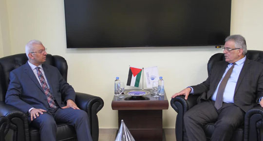 غنيم يستقبل القنصل المصري العام لدى دولة فلسطين
