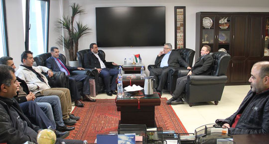 الوزير غنيم يلتقي بلدية بديا
