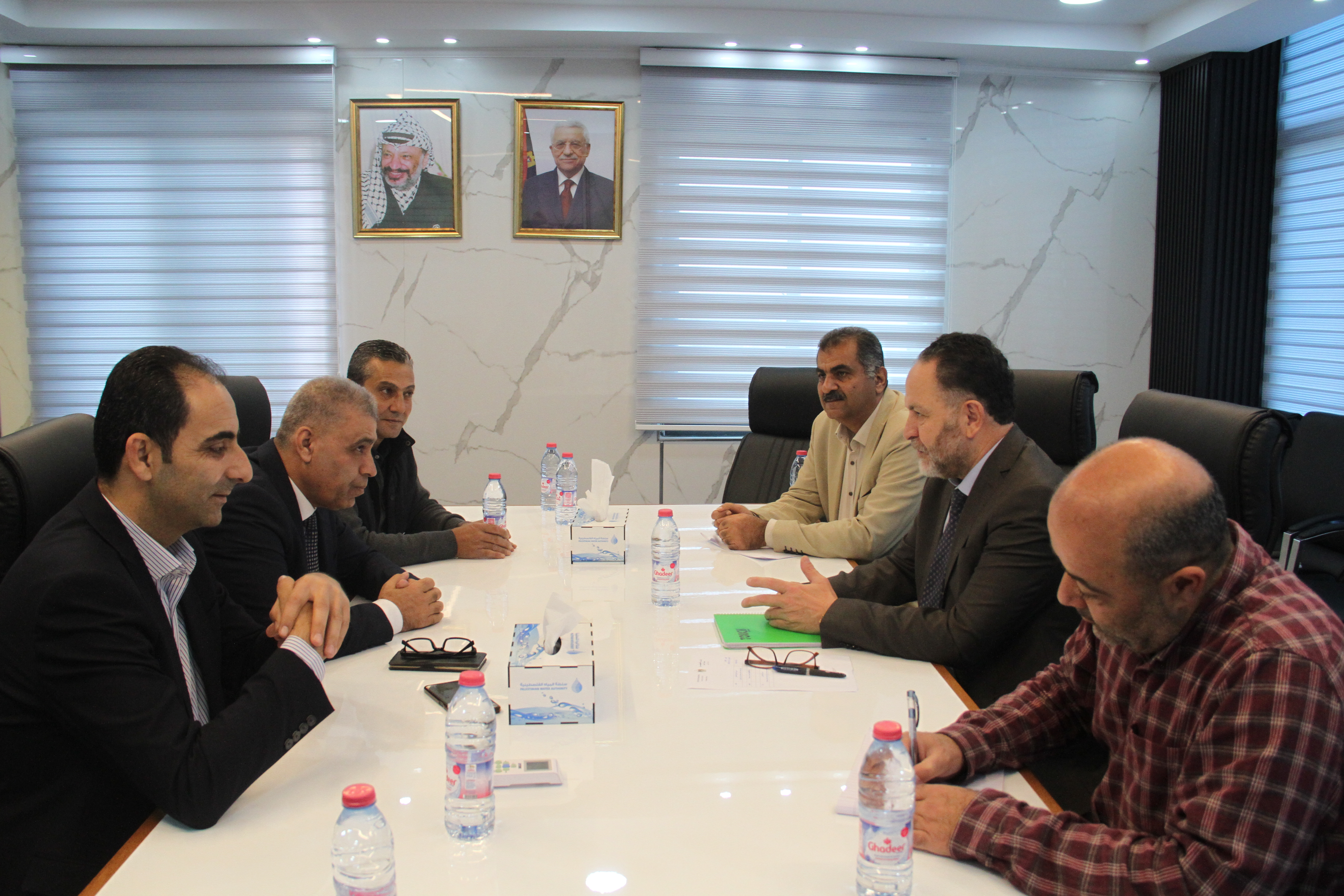 الوزير ميمي: سندرس إعادة النظر الرسوم المفروضة على الاستخراج